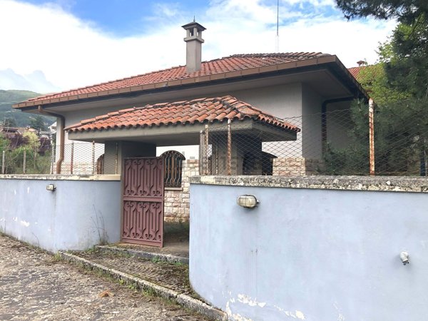 villa in vendita a Pizzoli