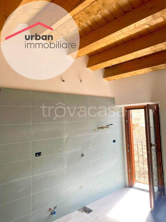 casa indipendente in vendita a Pizzoli