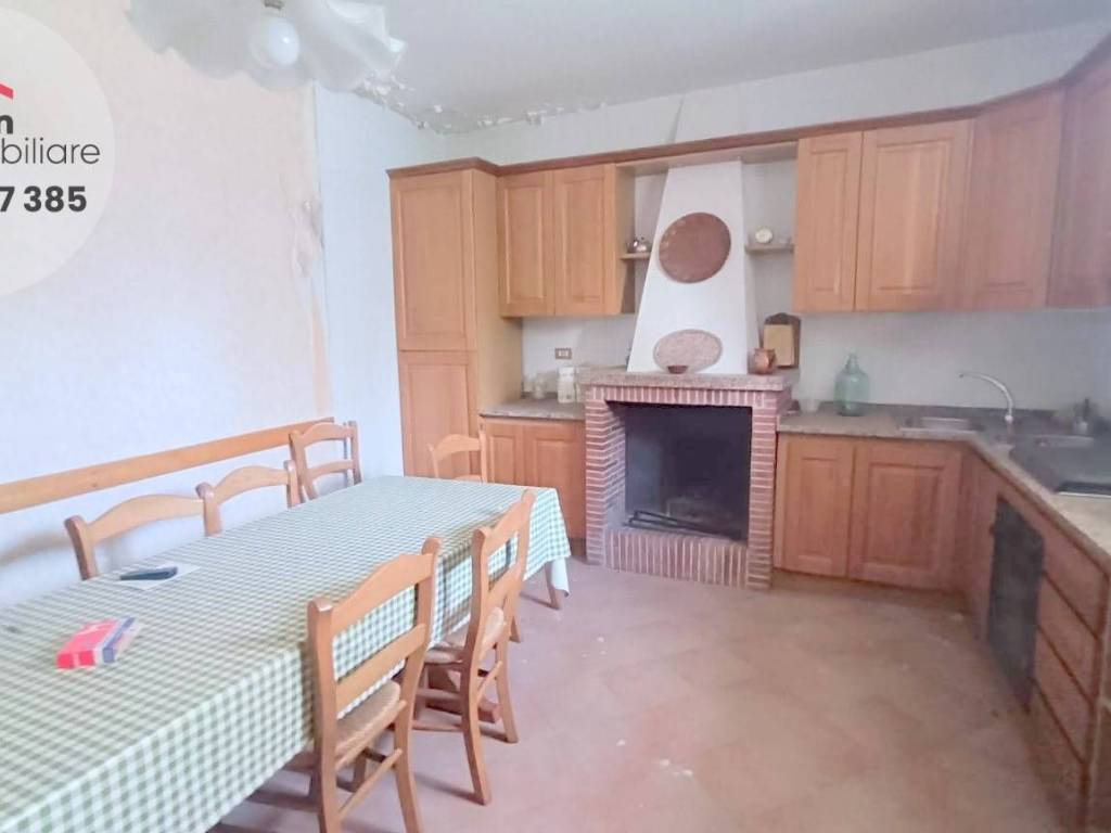 casa indipendente in vendita a Pizzoli