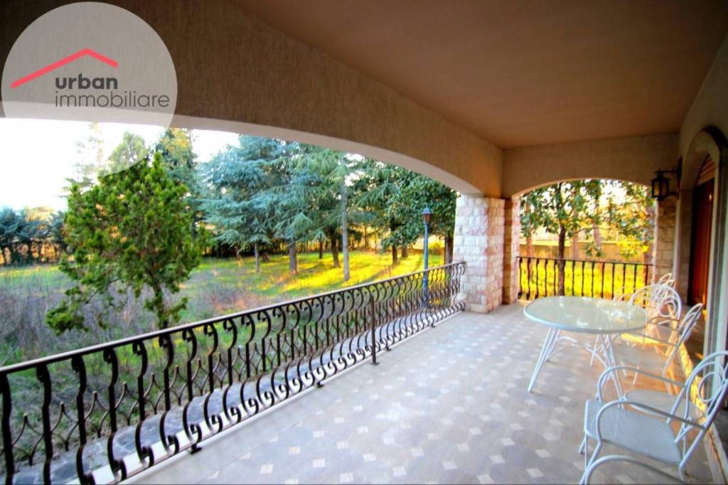 casa indipendente in vendita a Pizzoli