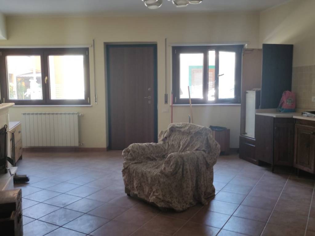 casa indipendente in vendita a Pizzoli