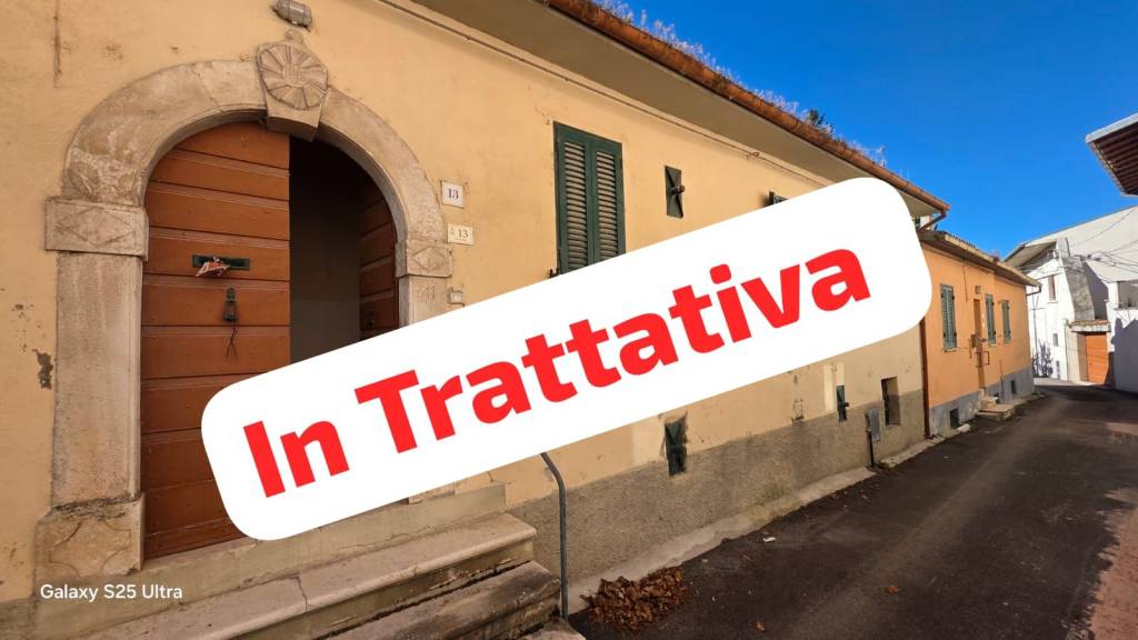 casa indipendente in vendita a Pizzoli