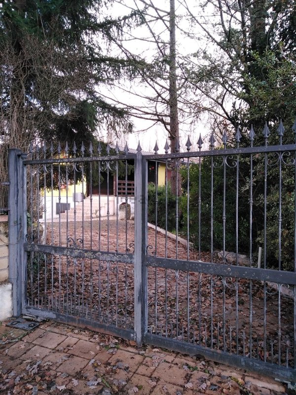 casa indipendente in vendita a Pizzoli