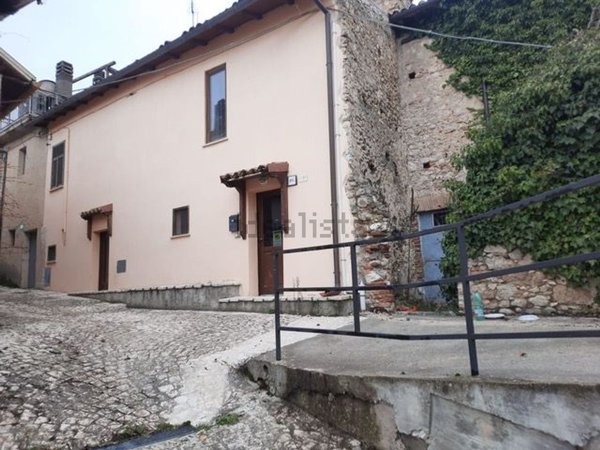 quadrivano in vendita a Pizzoli