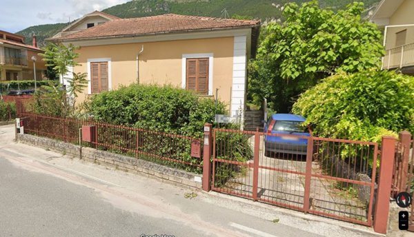 casa indipendente in vendita a Pizzoli