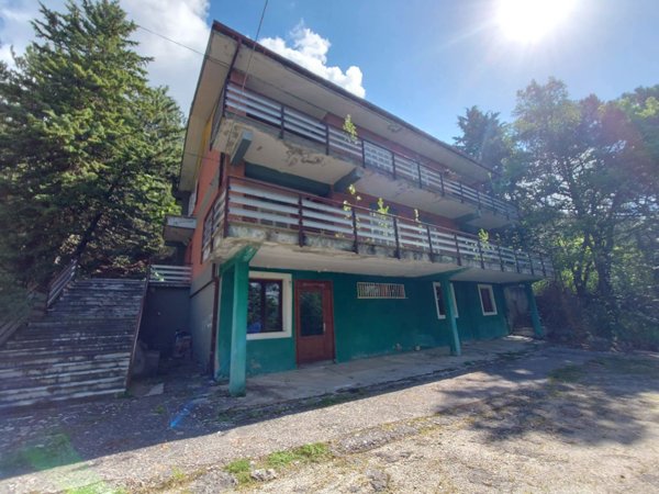 casa indipendente in vendita a Pizzoli