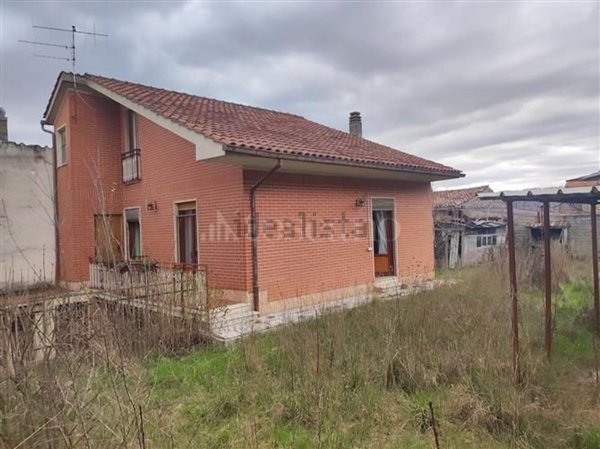 casa indipendente in vendita a Pizzoli