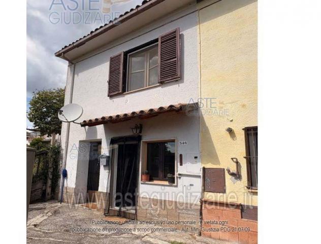 casa indipendente in vendita a Pizzoli