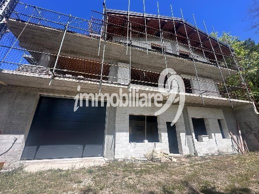 casa indipendente in vendita a Pizzoli
