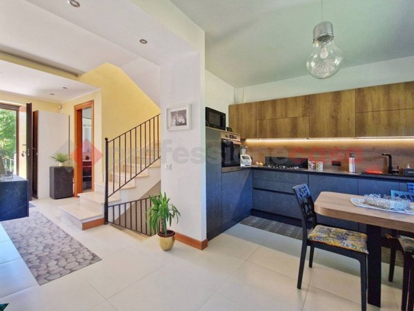 casa indipendente in vendita a Pizzoli in zona Cavallari