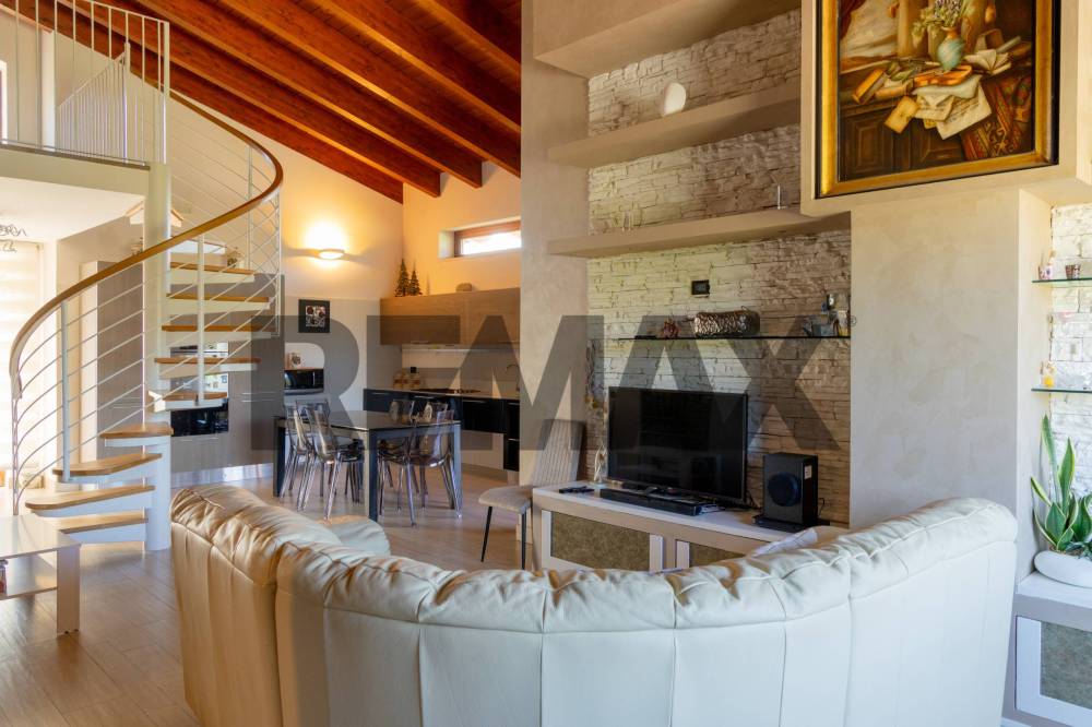 casa indipendente in vendita a Pizzoli in zona Cavallari