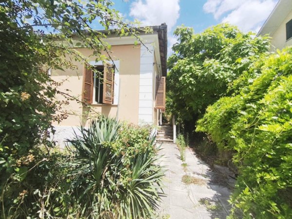 casa indipendente in vendita a Pizzoli in zona Cavallari