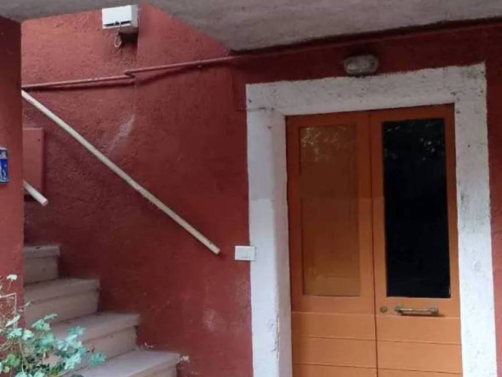 casa indipendente in vendita a Pizzoli in zona Cavallari