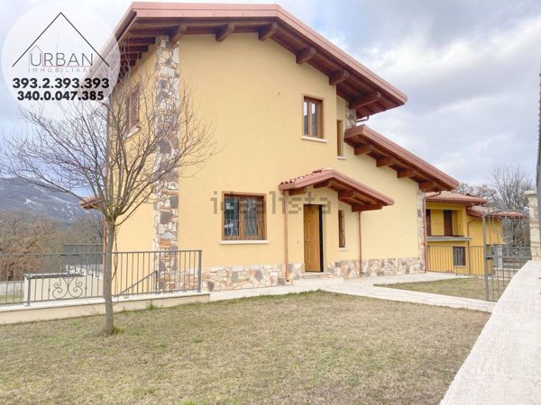 casa indipendente in vendita a Pizzoli in zona Cavallari