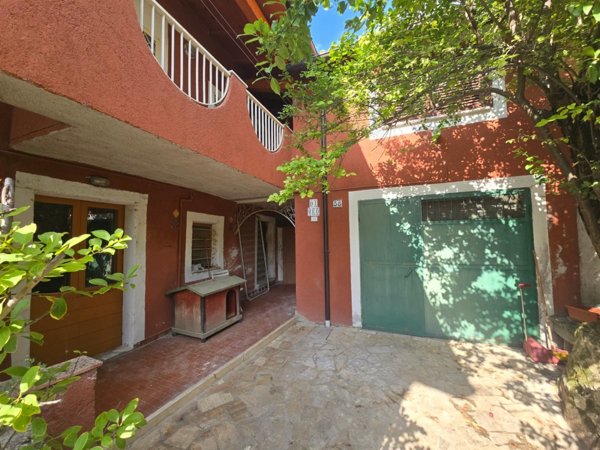 casa indipendente in vendita a Pizzoli in zona Cavallari