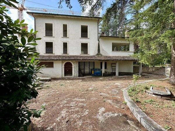 casa indipendente in vendita a Pizzoli in zona Cavallari