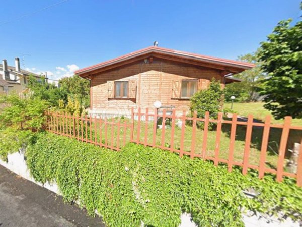 casa indipendente in vendita a Pizzoli in zona Cavallari