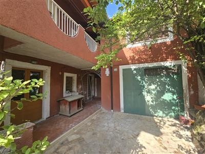 casa indipendente in vendita a Pizzoli in zona Cavallari