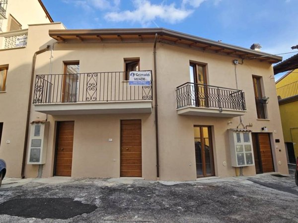 casa indipendente in vendita a Pizzoli in zona Cavallari