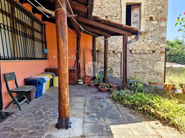 casa indipendente in vendita a Pizzoli in zona Cavallari