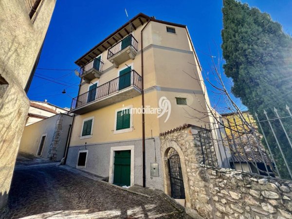 casa indipendente in vendita a Poggio Picenze