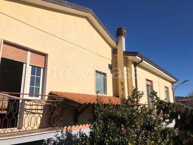 casa indipendente in vendita a Poggio Picenze