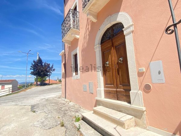 casa indipendente in vendita a Poggio Picenze