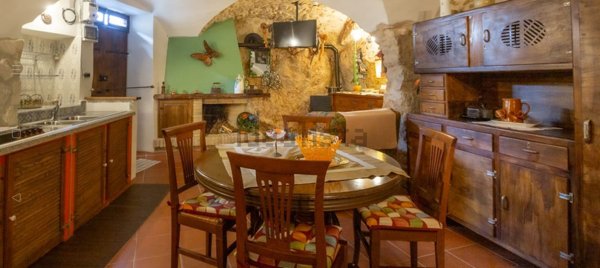 casa indipendente in vendita a Poggio Picenze