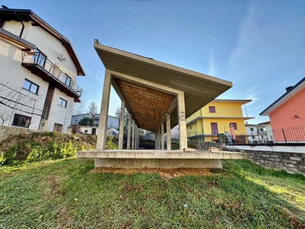 terreno edificabile in vendita a Poggio Picenze