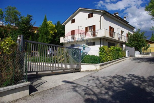 casa indipendente in vendita a Poggio Picenze