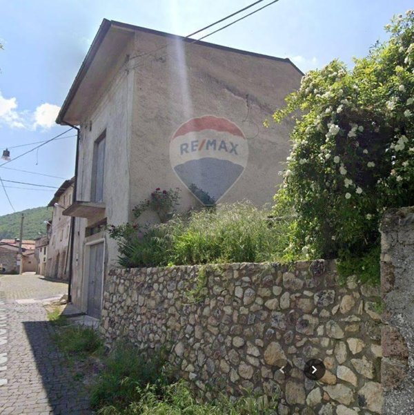 casa indipendente in vendita a Prata d'Ansidonia in zona Tussio