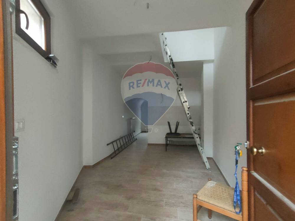 casa indipendente in vendita a Prata d'Ansidonia
