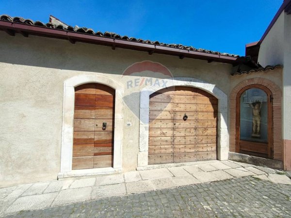 casa indipendente in vendita a Prata d'Ansidonia in zona Tussio