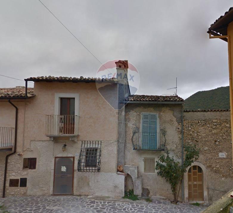 esavano in vendita a Prata d'Ansidonia in zona Tussio