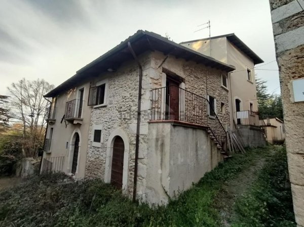 casa indipendente in vendita a Prata d'Ansidonia in zona San Nicandro