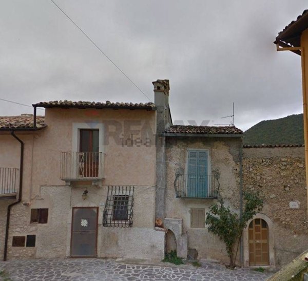 casa semindipendente in vendita a Prata d'Ansidonia in zona Tussio