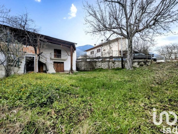 casa indipendente in vendita a Pratola Peligna in zona Bagnaturo