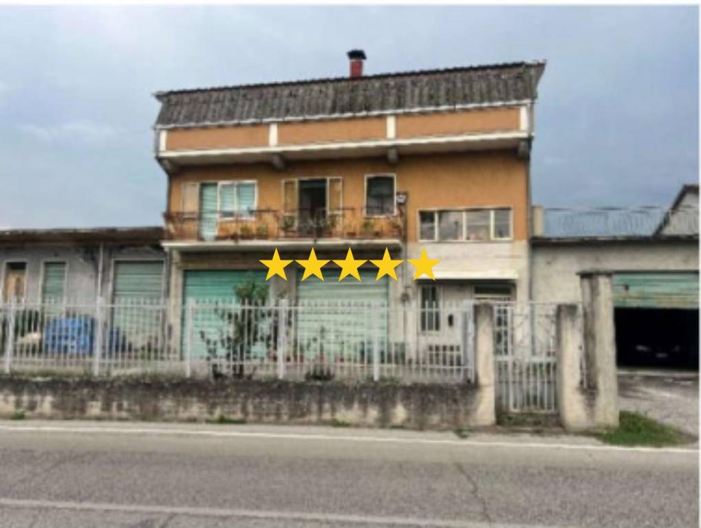 casa indipendente in vendita a Pratola Peligna