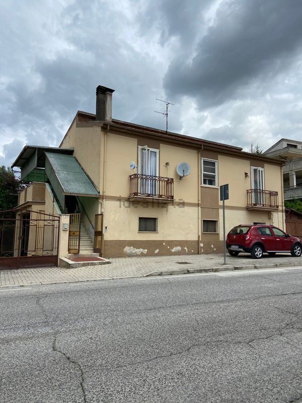 appartamento in vendita a Pratola Peligna in zona Bagnaturo