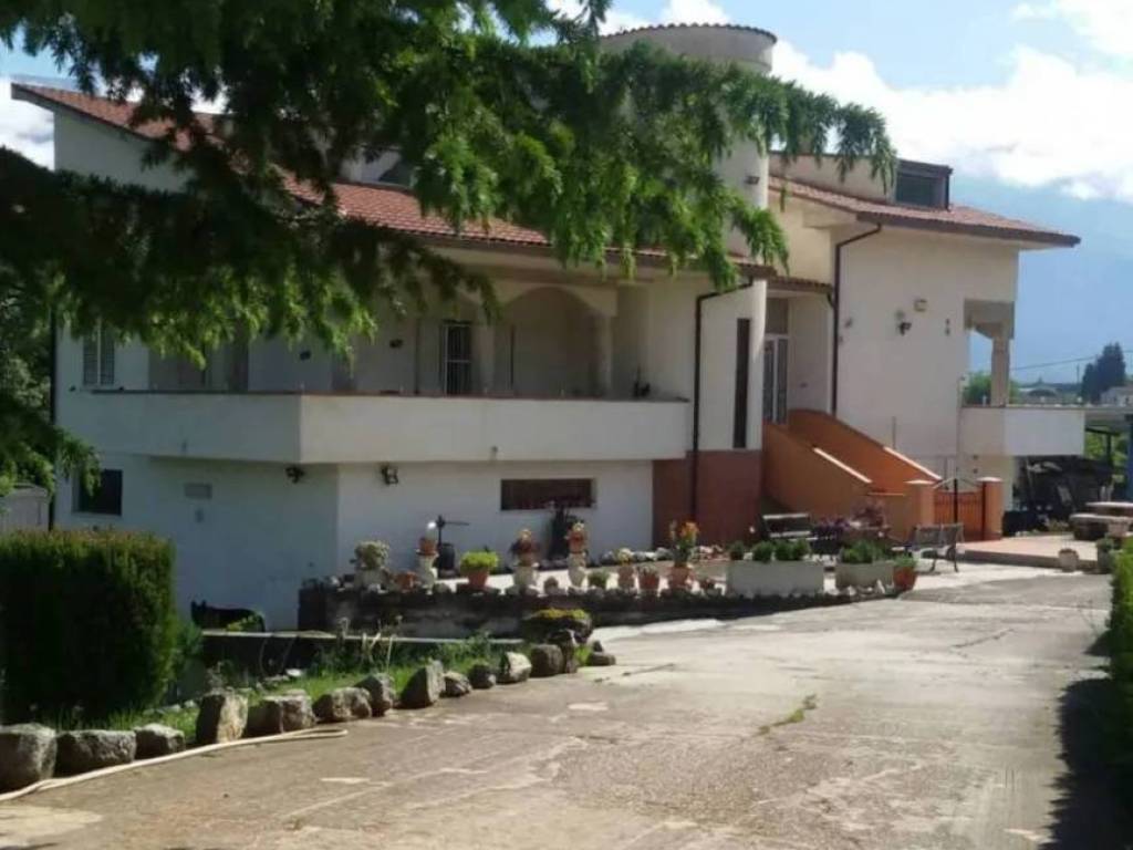 casa indipendente in vendita a Prezza