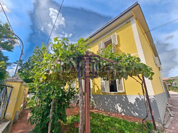 casa indipendente in vendita a Prezza in zona Campo di Fano