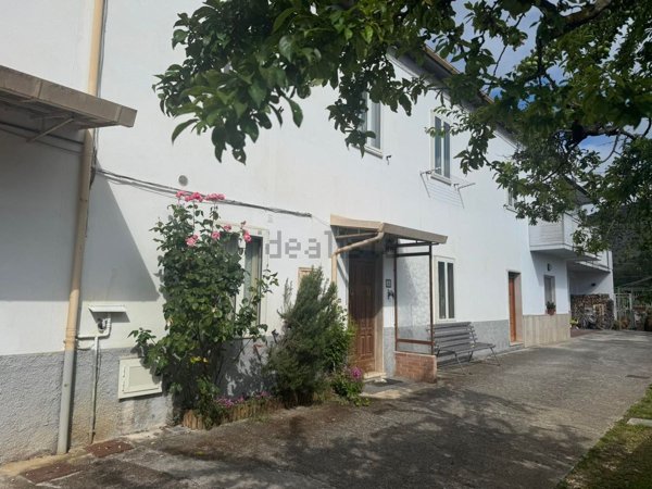 casa indipendente in vendita a Prezza