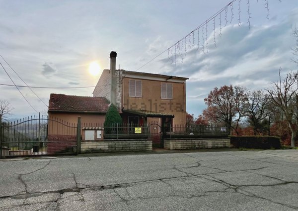 casa indipendente in vendita a Prezza in zona Campo di Fano