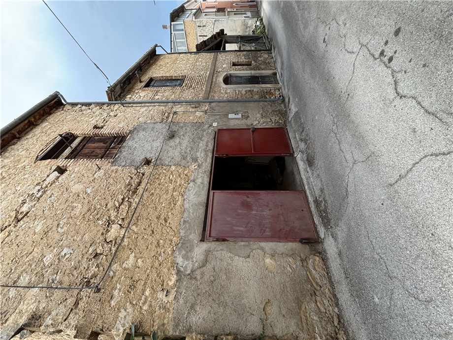 casa indipendente in vendita a Raiano