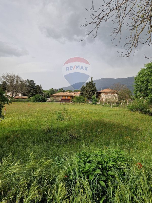 terreno edificabile in vendita a Raiano