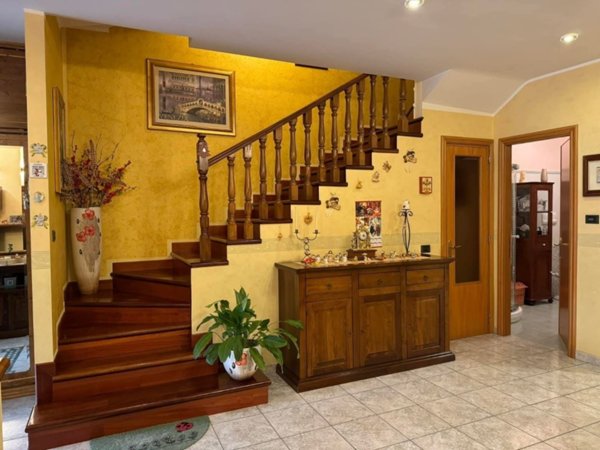 casa indipendente in vendita a Raiano