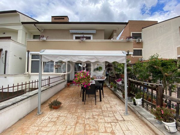 casa indipendente in vendita a Raiano
