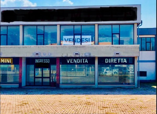 locale di sgombero in vendita a Raiano