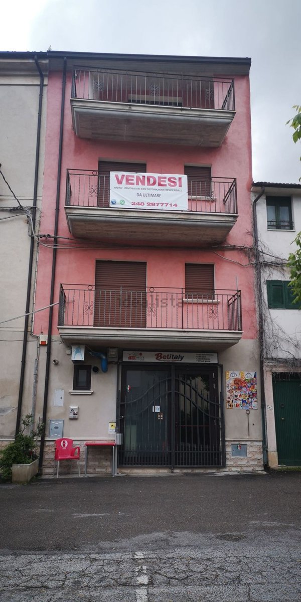 locale commerciale in vendita a Raiano