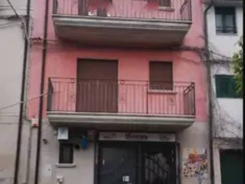 intera palazzina in vendita a Raiano